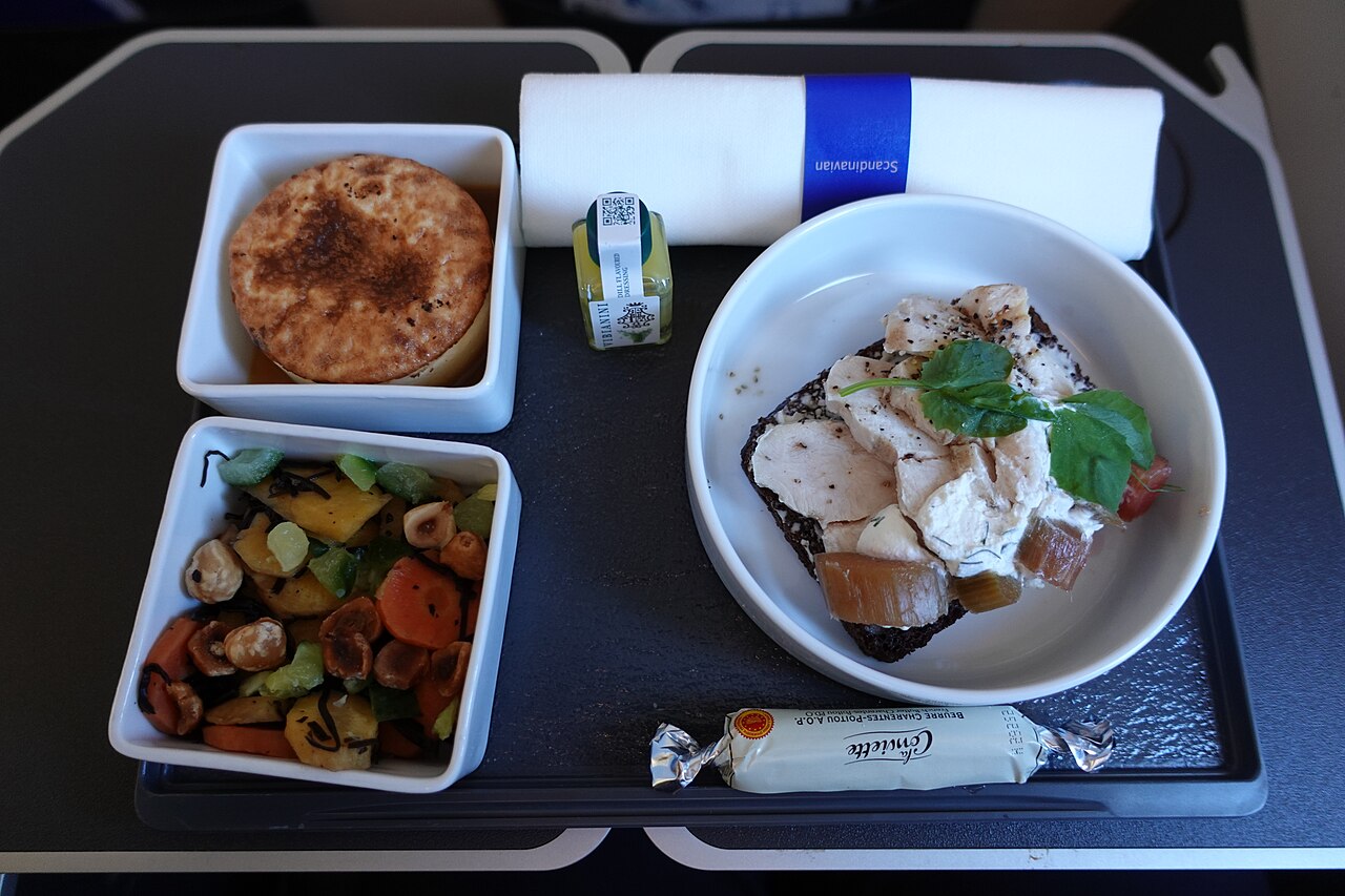 meal with hazelnuts and vegetables